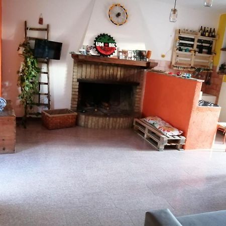 פוליניו Umbria In Bike B&B מראה חיצוני תמונה