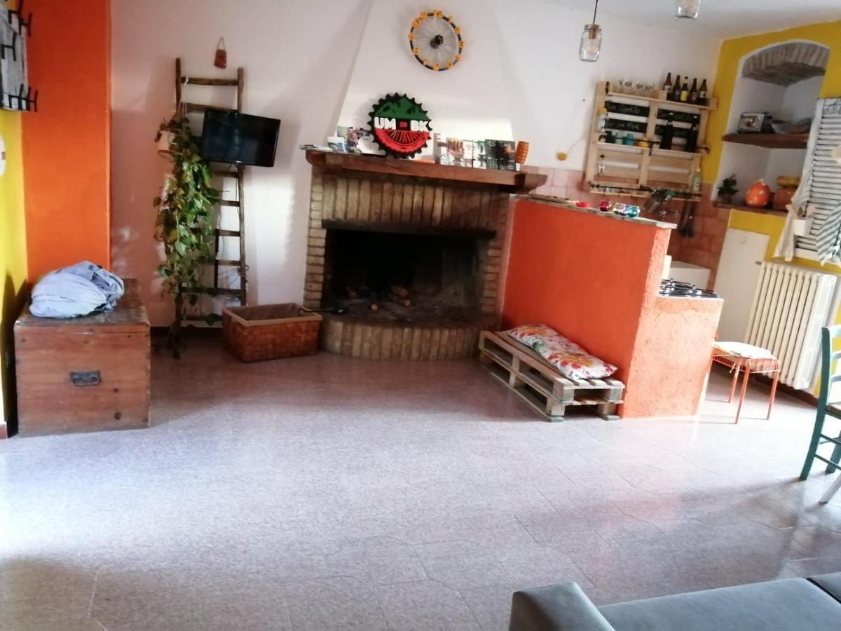 פוליניו Umbria In Bike B&B מראה חיצוני תמונה